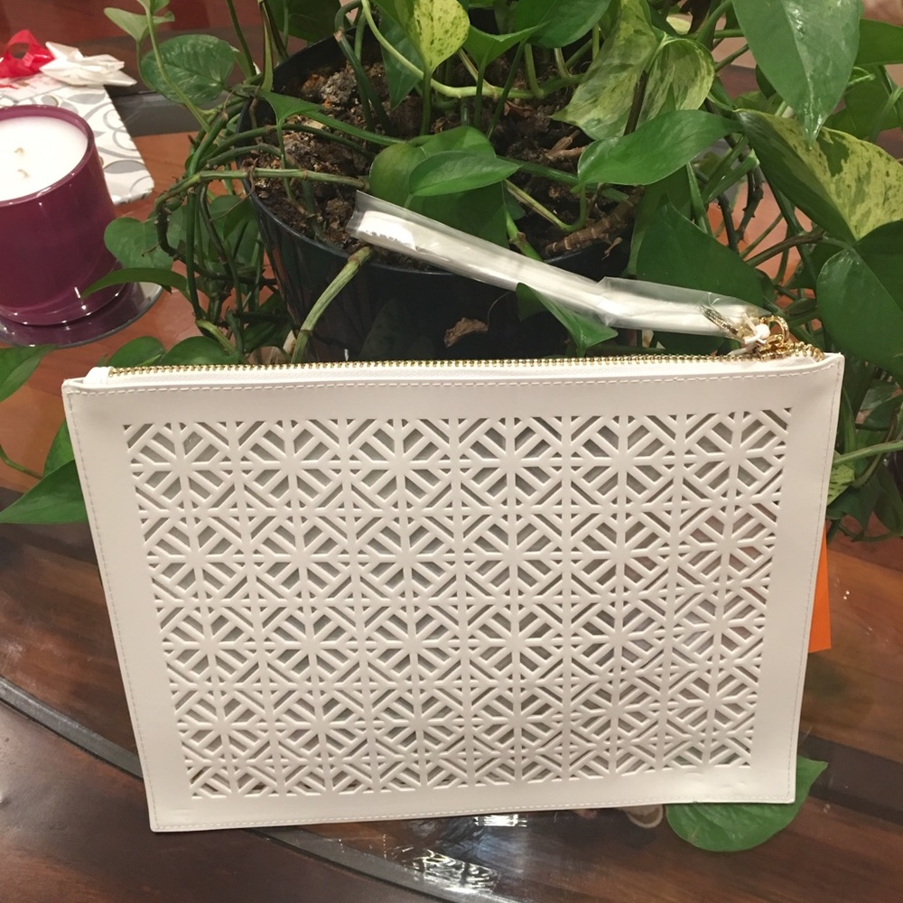 🎉HP🎉TORY BURCH WRISTLET/CLUTCH - Picture 2 of 6